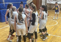 Történelmi siker az Egyetemi tornacsarnokban