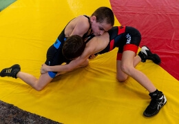 Bemutatkozásra készen az ifjú birkózók