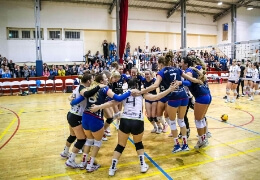 Döntőben a női röplabdázók!